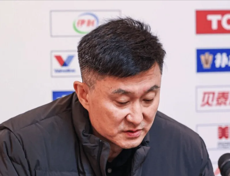 bob半岛体育-主场40分惨败,杜锋赛后点评引争议,锋线无力成硬伤