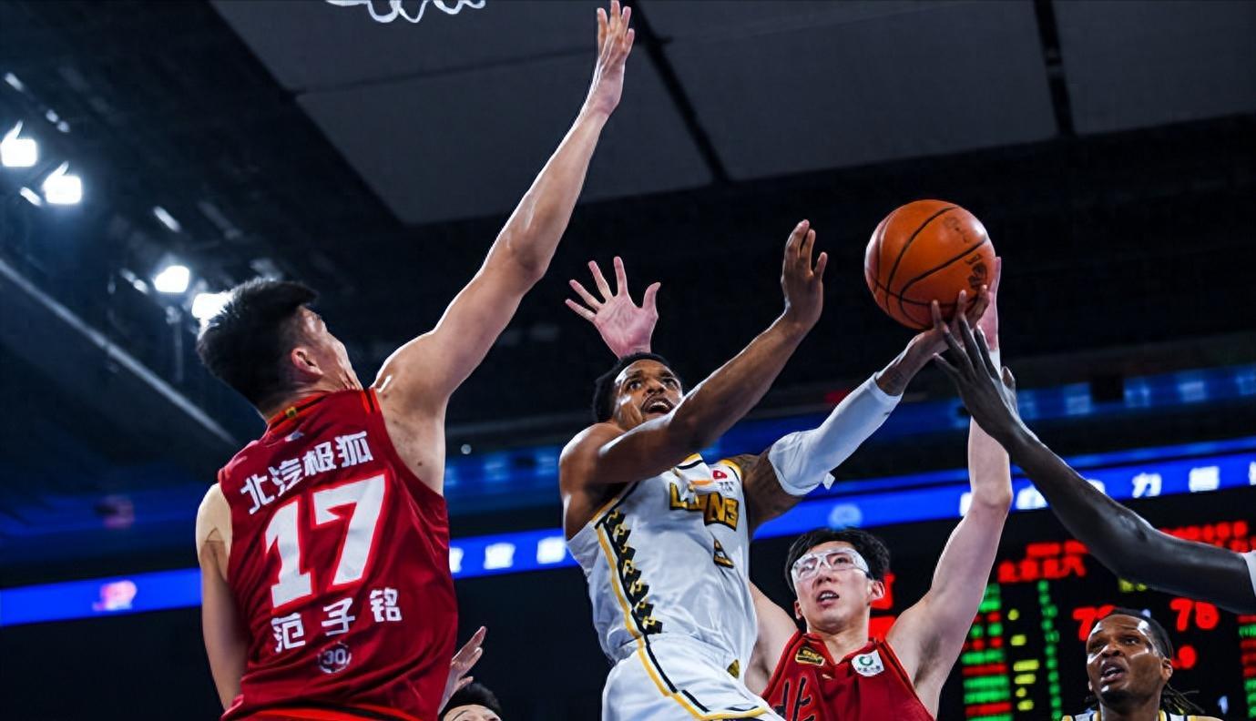 bob半岛体育-超级外援受伤！归期未定，将影响CBA争冠格局